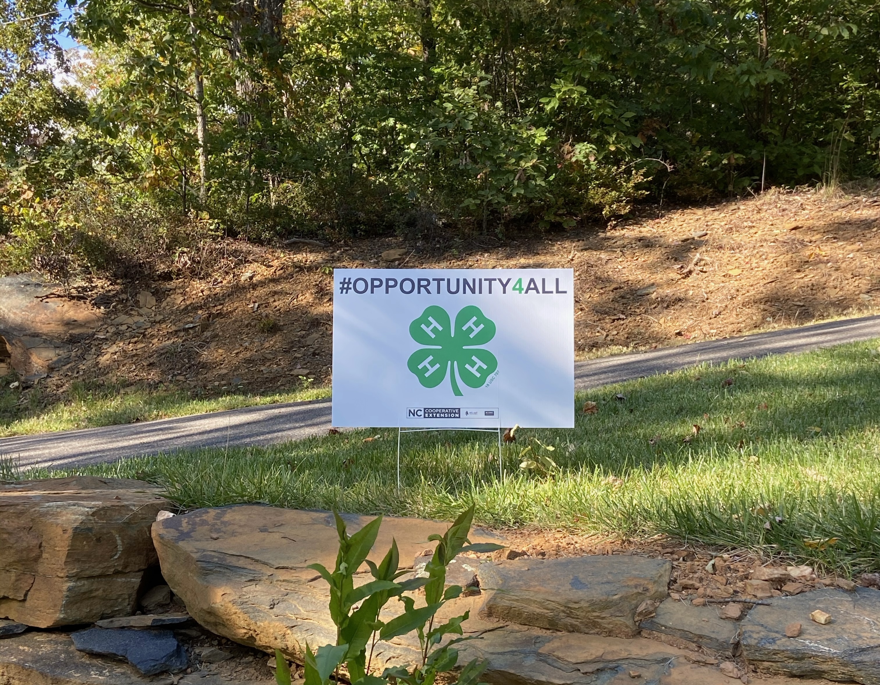 4-H sign in yard